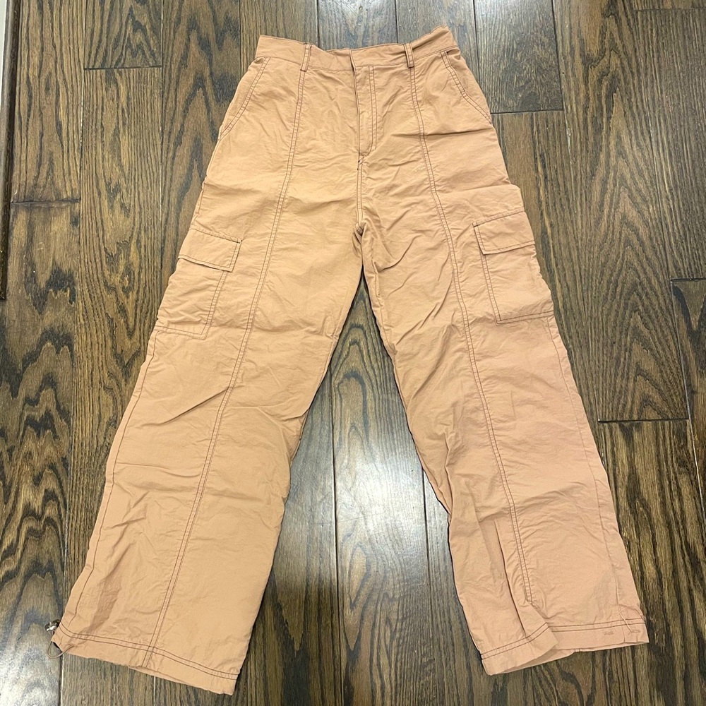 Brown PAPAYA parachute pants size small. Straight, slightly baggy.